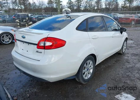 2012 Ford Fiesta Se z USA, uszkodzony, nr VIN 3FADP4BJ8CM111803